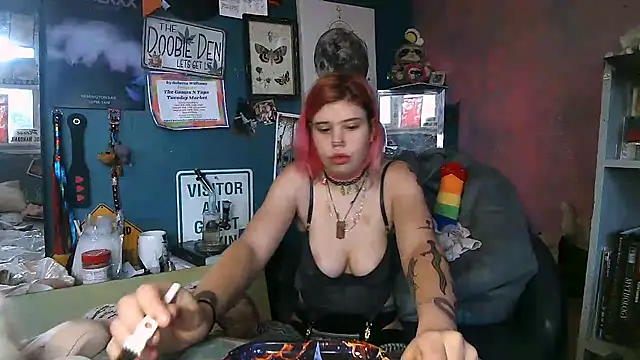 Snapshot of Esteem369 chatting on December 5, 2024, 4:55 pm Esteem369 online show from December 5, 2024, 4:55 pm