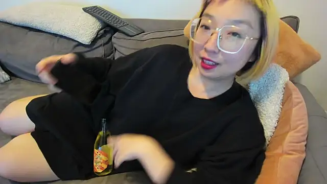 luxgray online show from January 1, 2025, 1:04 am