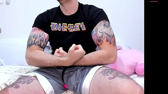 JayXCee Official online show from December 14, 2024, 3:36 pm