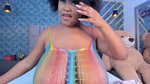 NiiaMoore online show from February 28, 2025, 7:35 pm