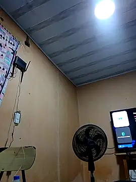 Snapshot of Liancy chatting on November 10, 2025, 8:52 pm Liancy online show from November 10, 2025, 8:52 pm