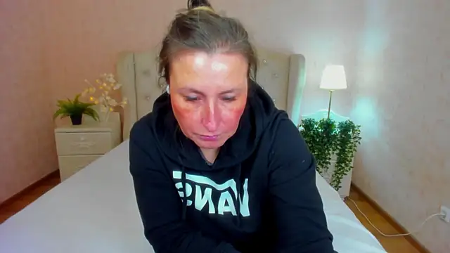 Snapshot of HotLiss chatting on March 7, 2025, 5:40 am HotLiss online show from March 7, 2025, 5:40 am