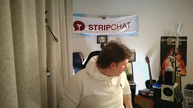 Snapshot of Rock_Pierce chatting on May 6, 2026, 12:10 pm Rock Pierce online show from May 6, 2026, 12:10 pm