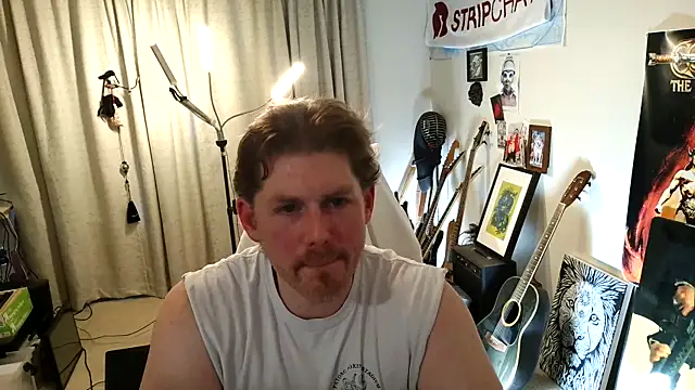 Snapshot of Rock_Pierce chatting on May 26, 2026, 7:32 pm Rock Pierce online show from May 26, 2026, 7:32 pm