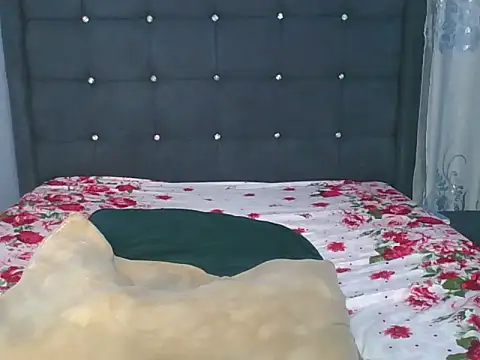 Snapshot of sandra_sauvage chatting on July 14, 2026, 7:24 am sandra sauvage online show from July 14, 2026, 7:24 am