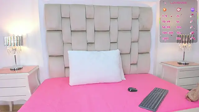 Snapshot of Roma__love chatting on November 13, 2025, 12:48 pm Roma love online show from November 13, 2025, 12:48 pm