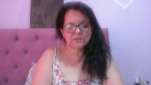 kassandra02 online show from June 26, 2026, 3:27 pm
