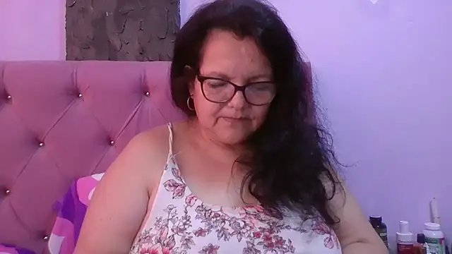 kassandra02 online show from July 13, 2026, 1:36 pm