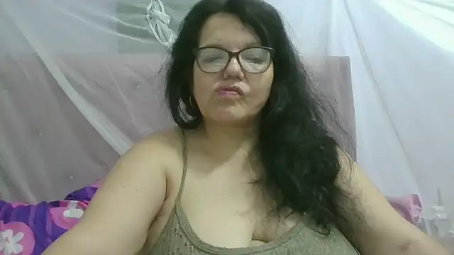 kassandra02 online show from July 17, 2026, 2:07 am