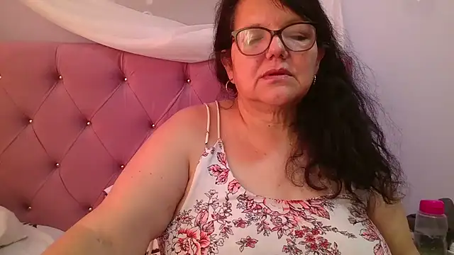 kassandra02 online show from July 22, 2026, 1:25 pm