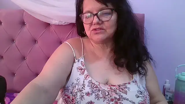 kassandra02 online show from July 28, 2026, 1:32 pm