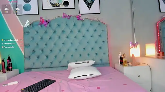 Snapshot of emmy_lander chatting on December 14, 2024, 11:23 pm emmy lander online show from December 14, 2024, 11:23 pm