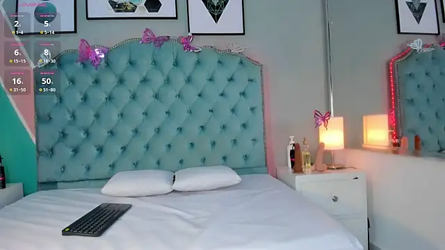 Snapshot of emmy_lander chatting on December 17, 2024, 1:38 pm emmy lander online show from December 17, 2024, 1:38 pm