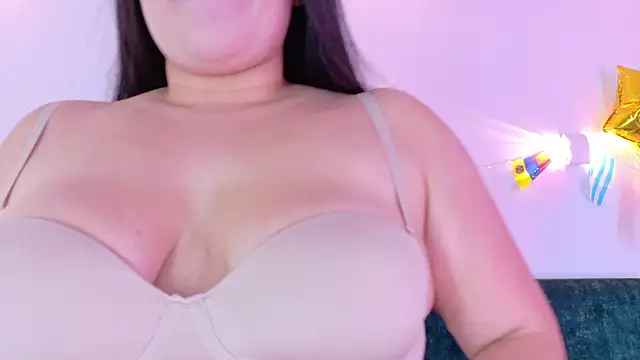 Snapshot of AgathaLynx chatting on June 14, 2026, 7:16 pm AgathaLynx online show from June 14, 2026, 7:16 pm