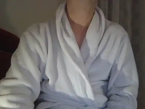 Snapshot of fikoivos chatting on November 13, 2025, 9:14 pm fikoivos online show from November 13, 2025, 9:14 pm