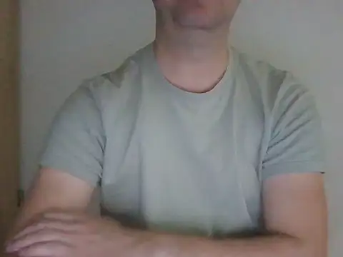 Snapshot of fikoivos chatting on May 28, 2026, 10:40 pm fikoivos online show from May 28, 2026, 10:40 pm