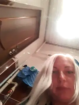 Snapshot of cutecatXXX chatting on October 8, 2025, 11:35 pm cutecatXXX online show from October 8, 2025, 11:35 pm