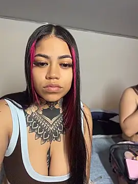 aliensexy online show from June 19, 2026, 2:05 am
