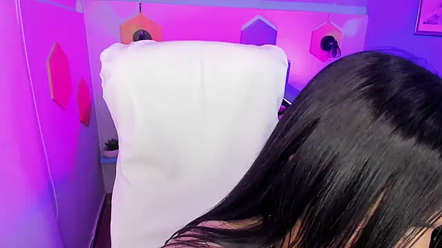 Snapshot of Hanna__Becker_ chatting on January 21, 2025, 7:04 am Hanna Becker online show from January 21, 2025, 7:04 am