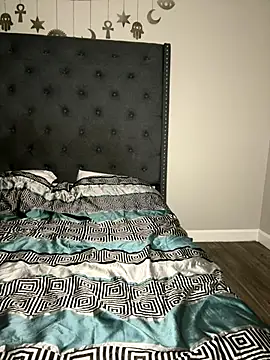 Snapshot of juicyyy323 chatting on December 16, 2025, 12:59 am juicyyy323 online show from December 16, 2025, 12:59 am