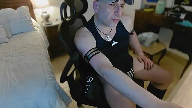 Snapshot of slzypvtpig chatting on January 11, 2026, 9:58 am slzypvtpig online show from January 11, 2026, 9:58 am