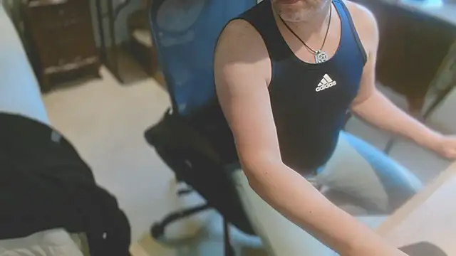 Snapshot of slzypvtpig chatting on January 18, 2026, 10:24 pm slzypvtpig online show from January 18, 2026, 10:24 pm