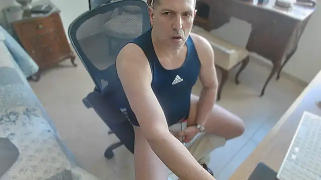 Snapshot of slzypvtpig chatting on February 26, 2026, 7:35 pm slzypvtpig online show from February 26, 2026, 7:35 pm