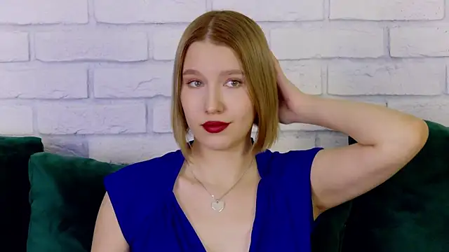 LiliLinn online show from February 15, 2025, 8:44 am