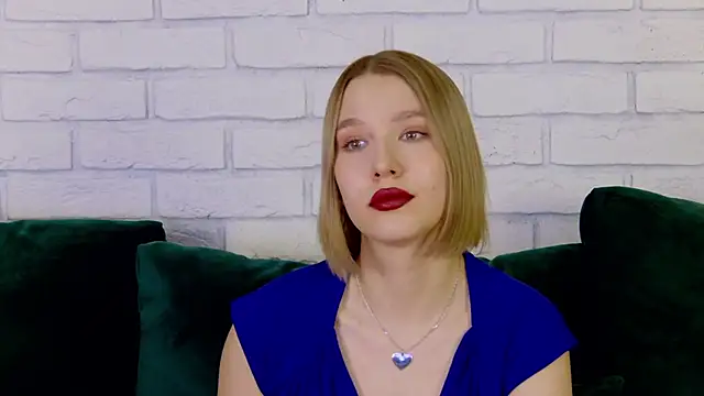 LiliLinn online show from February 15, 2025, 11:50 am