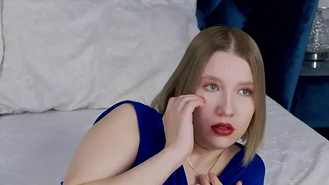 LiliLinn online show from February 27, 2025, 4:52 am