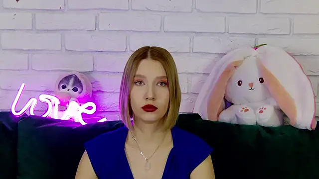 LiliLinn online show from March 7, 2025, 5:08 am