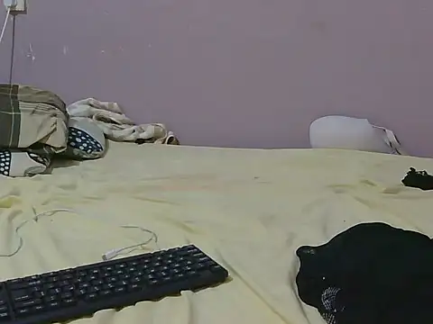 pretty dimplegirl online show from December 19, 2025, 1:51 pm