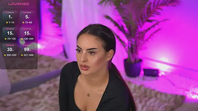 AlmaLuv online show from March 13, 2025, 4:38 am