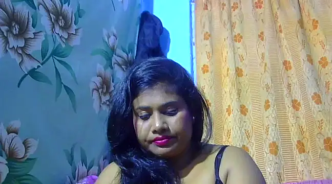 Snapshot of sexy_roma chatting on February 28, 2025, 3:37 pm sexy roma online show from February 28, 2025, 3:37 pm