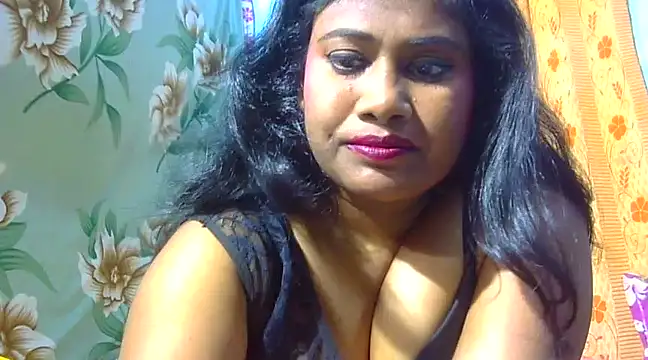 Snapshot of sexy_roma chatting on March 11, 2025, 1:34 pm sexy roma online show from March 11, 2025, 1:34 pm