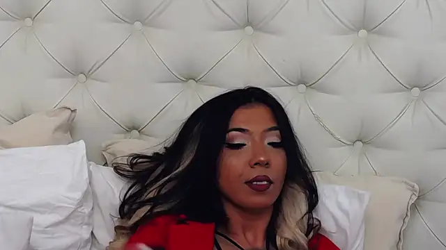 Snapshot of KiaraDevlynn chatting on December 11, 2024, 9:12 pm KiaraDevlynn online show from December 11, 2024, 9:12 pm