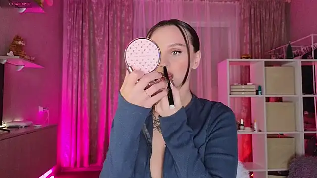 Katy perry  online show from February 16, 2025, 3:58 am