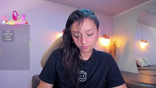 Snapshot of katy_sweet19 chatting on March 15, 2025, 10:00 pm katy sweet19 online show from March 15, 2025, 10:00 pm