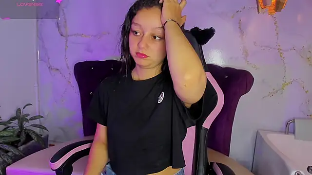 Snapshot of katy_sweet19 chatting on May 4, 2026, 1:07 pm katy sweet19 online show from May 4, 2026, 1:07 pm