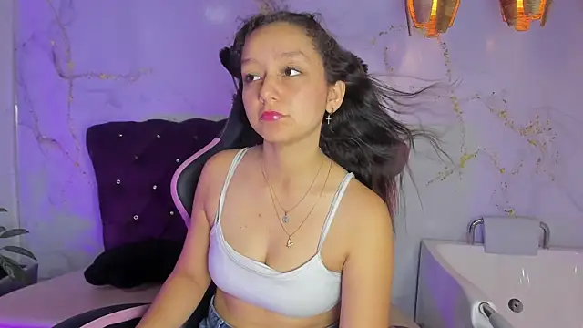 Snapshot of katy_sweet19 chatting on May 11, 2026, 4:04 pm katy sweet19 online show from May 11, 2026, 4:04 pm