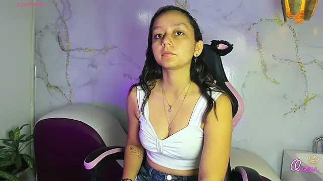 Snapshot of katy_sweet19 chatting on May 25, 2026, 10:32 am katy sweet19 online show from May 25, 2026, 10:32 am