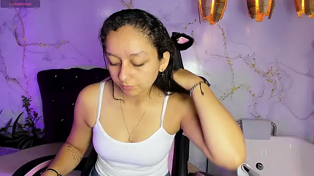 Snapshot of katy_sweet19 chatting on June 6, 2026, 12:10 pm katy sweet19 online show from June 6, 2026, 12:10 pm