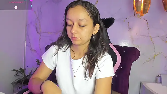 Snapshot of katy_sweet19 chatting on June 9, 2026, 10:38 am katy sweet19 online show from June 9, 2026, 10:38 am
