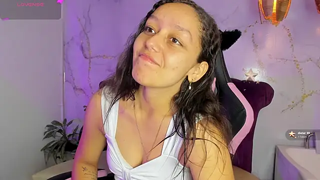 Snapshot of katy_sweet19 chatting on June 15, 2026, 11:01 am katy sweet19 online show from June 15, 2026, 11:01 am