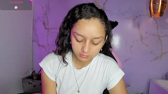 Snapshot of katy_sweet19 chatting on July 25, 2026, 10:24 am katy sweet19 online show from July 25, 2026, 10:24 am