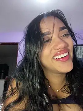 ElaEndez  online show from May 7, 2026, 4:18 am