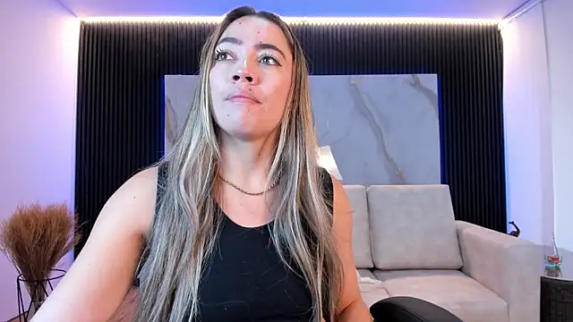 Snapshot of Alessia_Taylorr chatting on October 6, 2025, 11:29 am Alessia Taylorr online show from October 6, 2025, 11:29 am