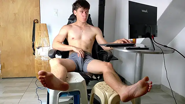 Snapshot of harry_greg21 chatting on June 26, 2026, 12:48 am harry greg21 online show from June 26, 2026, 12:48 am