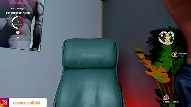 Snapshot of noah_crux chatting on April 9, 2026, 2:55 am noah crux online show from April 9, 2026, 2:55 am