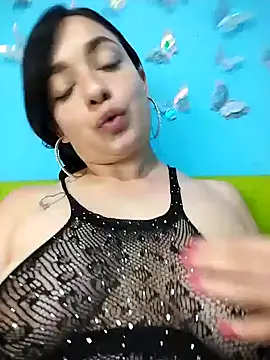 evelyn prince1 online show from September 13, 2025, 1:33 pm